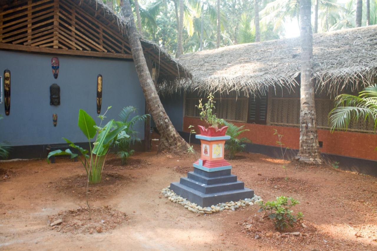 Palm Trees Ayurvedic Heritage Patnem Beach Exterior foto