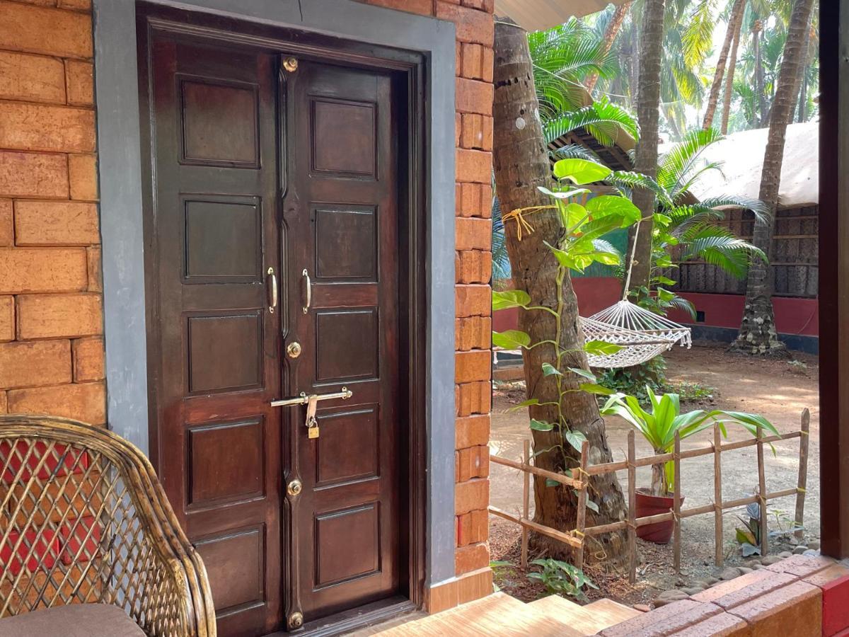 Palm Trees Ayurvedic Heritage Patnem Beach Exterior foto