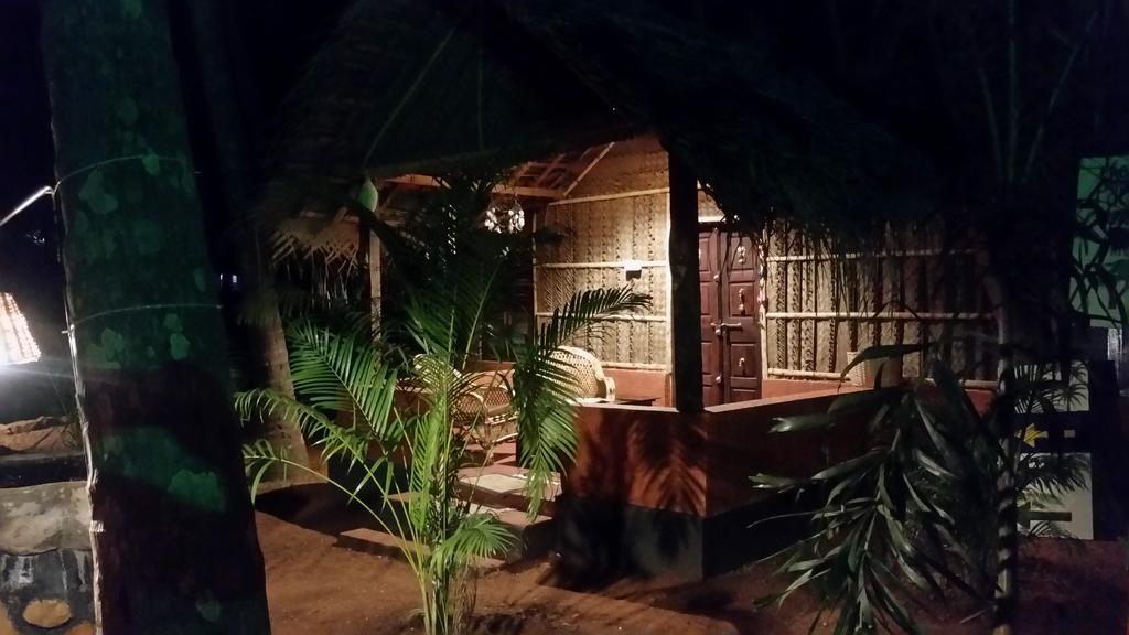 Palm Trees Ayurvedic Heritage Patnem Beach Exterior foto