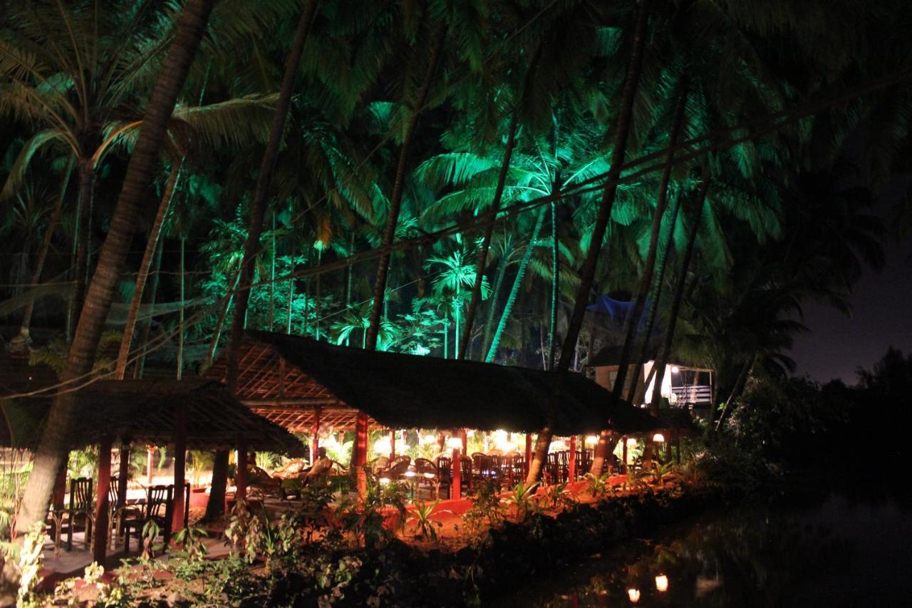 Palm Trees Ayurvedic Heritage Patnem Beach Exterior foto